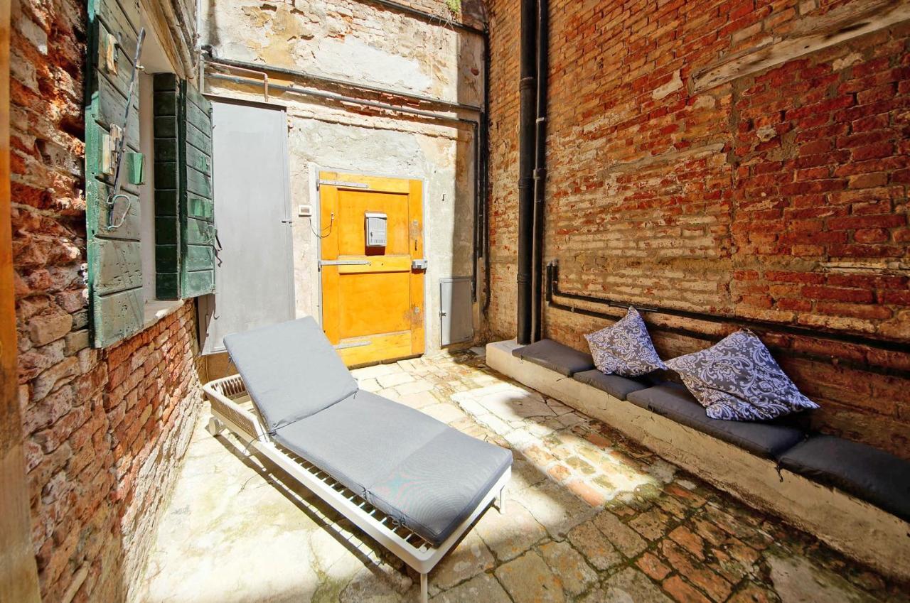 Gondola View Apartment Venice Exterior photo